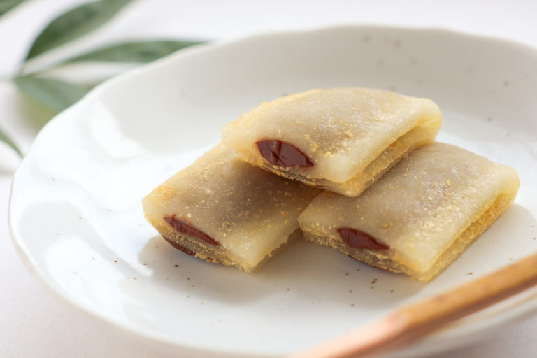 八ッ橋ショコラは分厚い皮とチョコがおいしい！レンジで加熱がおすすめ やつはしの森